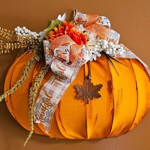 Pumpkins wreath with side banners included